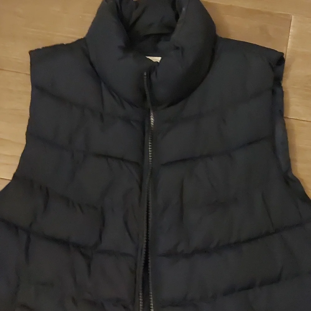 Vest - Picture 2 of 4